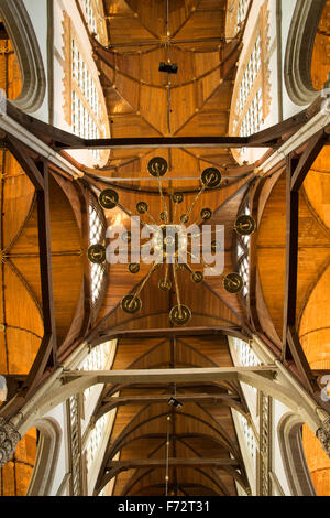 Decke des 13. Jahrhundert mittelalterliche alte Kirche in Amsterdam Stockfoto