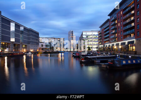 Clarence Dock an der Dämmerung Leeds in West Yorkshire England Stockfoto