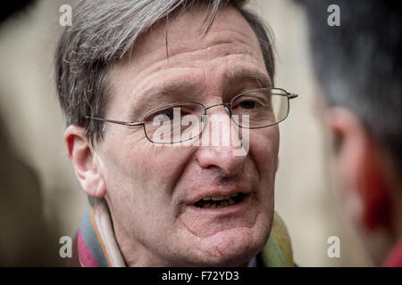 London, Großbritannien. 24. November 2015. Dominic Grieve MP kommt der Zehnte Generalsynode am Westminster Abbey Credit: Guy Corbishley/Alamy Leben Nachrichten zu besuchen Stockfoto