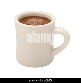 Heiße Schokolade in einer weißen Keramik-Becher. Das Bild zeigt einen Ausschnitt isoliert auf einem weißen Hintergrund. Stockfoto