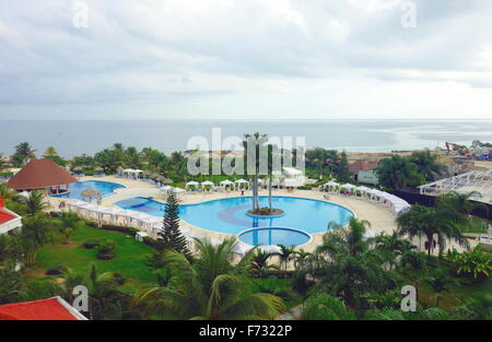 Schwimmbad in einem Resort in Montego Bay, Jamaika Stockfoto