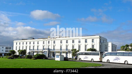 Das Royal Norfolk Hotel in Bognor Regis, West Sussex. Eine imposante, 3-geschossiges, georgianischen Gebäude mit Blick aufs Meer ist, dieses klassische Hotel nur Gehminuten vom Strand entfernt und einen 3-minütigen Spaziergang vom Bognor Pier. Stockfoto