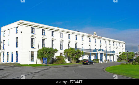 Das Royal Norfolk Hotel in Bognor Regis, West Sussex. Eine imposante, 3-geschossiges, georgianischen Gebäude mit Blick aufs Meer ist, dieses klassische Hotel nur Gehminuten vom Strand entfernt und einen 3-minütigen Spaziergang vom Bognor Pier. Stockfoto