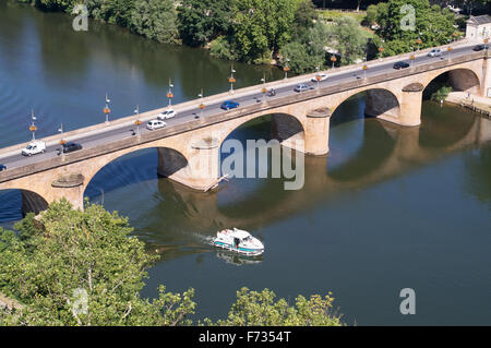 Die Pont Louis-Philippe oder Straße Brücke über dem Fluss Lot in Cahors, Midi-Pyrénées, Frankreich, Europa Stockfoto