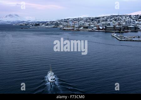 Tromsø ist eine Stadt und Gemeinde in der Provinz-Fylke Norwegisch-Troms, Norwegen. Mit etwa 66 000 Einwohnern ist die Hauptstadt und größte Stadt Troms und Nord-Norge, Norwegen und der siebte der zweiten Lappland nach Murmansk, Russland. Stockfoto