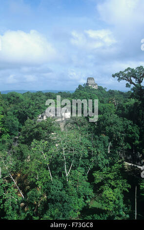 Ansicht der Tempel IV von Hauptpyramide, Tikal, Guatemala. Stockfoto