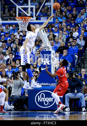 Lexington, KY, USA. 24. November 2015. als #1 Kentucky besiegt Boston University 82-62 auf Dienstag, 24. November 2015 in Lexington, Kentucky Credit: Lexington Herald-Leader/ZUMA Draht/Alamy Live News Stockfoto