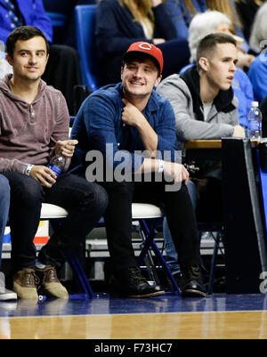 Lexington, KY, USA. 24. November 2015. Spiele star Josh Hutcherson einerseits war als #1 Kentucky Boston University 82-62 auf Dienstag, 24. November 2015 in Lexington, Kentucky Credit besiegte Hunger: Lexington Herald-Leader/ZUMA Draht/Alamy Live News Stockfoto