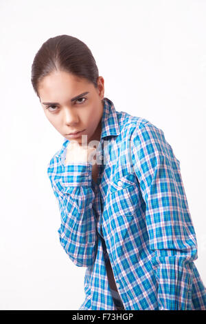 Frau in einem blauen Hemd und jeans Stockfoto