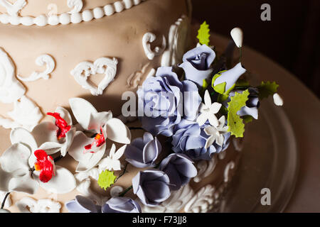 Dreistöckige Hochzeitstorte Stockfoto