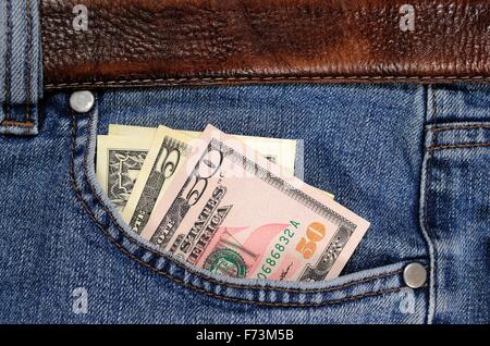 Dollar in Jeans-Tasche Stockfoto