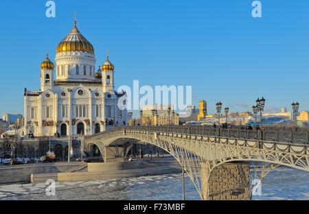 Kathedrale von Christus dem Erlöser und der patriarchalischen Brücke Stockfoto