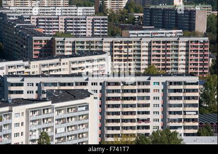 Berlin, Deutschland. 28. Sep, 2015. Wohnblöcken im Bezirk Marzahn in Berlin, Deutschland, 28. September 2015 ersichtlich. Foto: Paul Zinken/Dpa - NO-Draht-SERVICE-/ Dpa/Alamy Live News Stockfoto