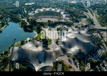 Olympiastadion und Olympiahalle, München Stockfoto