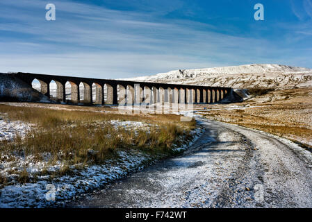 Winterwetter Batty Moss, aka Ribblehead-Viadukt auf der Settle Carlisle Railway, North Yorkshire, UK Stockfoto