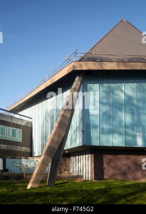 Windows und Pyramide Dach äußere des Commonwealth Institute in die neue umgewandelt werden, Design Museum, Kensington, London, UK Stockfoto