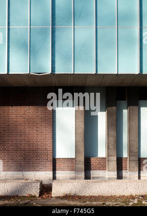 Fensterdetail und Ziegel Wand-Außenseite des Commonwealth Institute in die neue umgewandelt werden, Design Museum, Kensington, London, UK Stockfoto