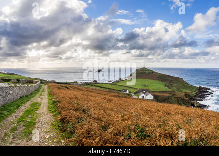 Die Landzunge am Cape Cornwall die Website von einem ehemaligen Tin Mine in der Nähe von St nur England UK Europa Stockfoto