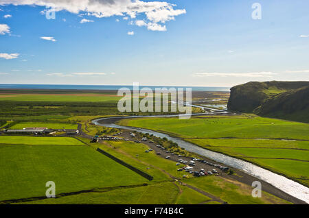 Luftbild auf Skoga Fluss von oben der Skogafoss Wasserfall, der höchste Wasserfall in Island Stockfoto