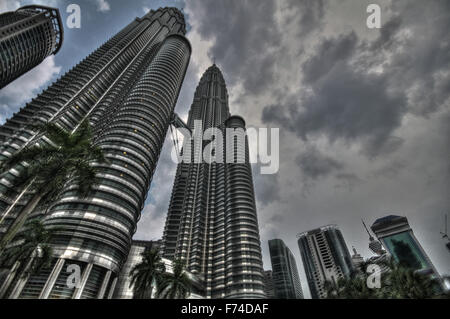 Die Petronas Tower in Kuala Lumpur, HDR Stockfoto