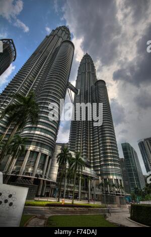 Die Petronas Tower in Kuala Lumpur, HDR Stockfoto