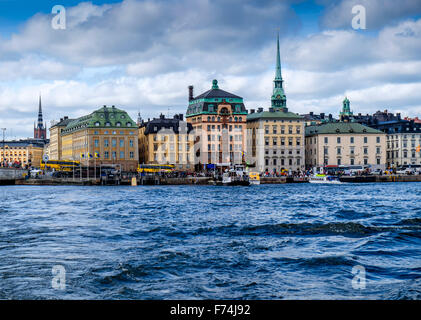 Ein Blick auf Stockholm Skyline von der Fähre Stockfoto