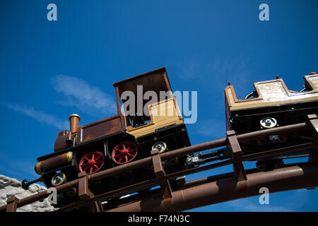 Detail der Achterbahn Dampf Lok Wildwest Stockfoto