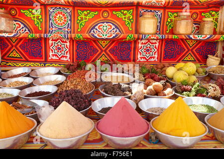 Gewürze Shop, nubischen Dorf in der Nähe von Assuan, Ägypten Stockfoto