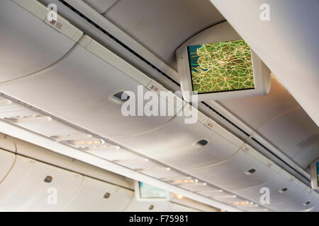 Einen TV an Bord eine amerikanische Fluggesellschaft Jet. Stockfoto