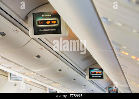 Einen TV an Bord eine amerikanische Fluggesellschaft Jet. Stockfoto