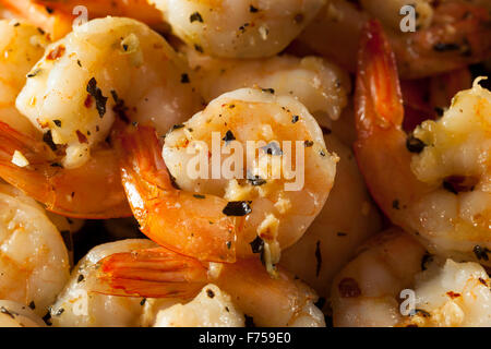 Hausgemachte sautierten Garnelen mit Kräutern und Knoblauch Stockfoto