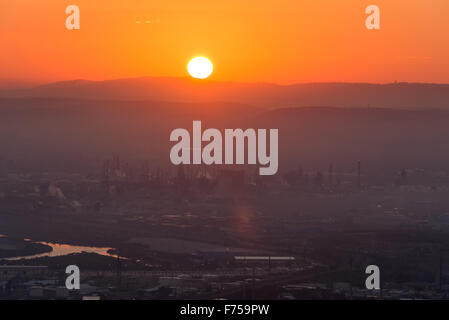 Sonnenaufgang in Haifa von Louis Promenade aus gesehen Stockfoto