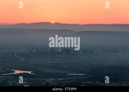 Sonnenaufgang in Haifa von Louis Promenade aus gesehen Stockfoto