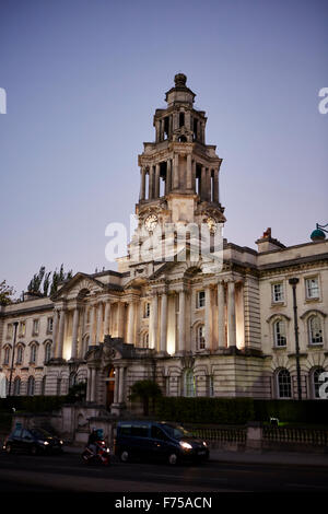 Stockport-Rathaus, entworfen vom Architekten Sir Alfred Brumwell Thomas bezeichnet ein Denkmalgeschütztes Gebäude im Jahr 1975 Stein Buildi Stockfoto