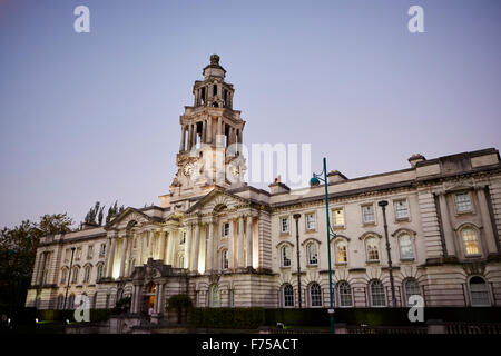 Stockport-Rathaus, entworfen vom Architekten Sir Alfred Brumwell Thomas bezeichnet ein Denkmalgeschütztes Gebäude im Jahr 1975 Stein Buildi Stockfoto