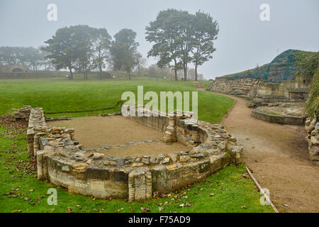 Pontefract Castle Nebel Nebel Winter bleibt Struktur Wände ist UK Großbritannien britische Großbritannien Europa westeuropäischen Stockfoto