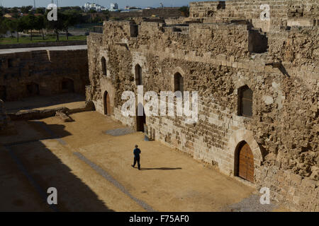 Der Innenhof Othello Turm, eine mittelalterliche Zitadelle in Famagusta, die Türkische Republik Nordzypern Stockfoto