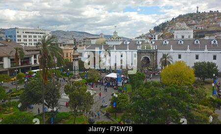 Plaza Grande, dem zentralen Platz in der historischen, kolonialen Zentrum von Quito, Ecuador. Stockfoto