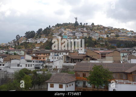 Die Panecillo, eine 200m-Hügel mit Blick auf das historische Zentrum von Quito, Ecuador Stockfoto