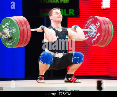 Houston, Texas, USA. 25. November 2015. Petr Asayonak hebt 196 kg und stossen bei den Weltmeisterschaften in Houston, Texas.Asayonak startete in der Männer 85 kg Klasse. Brent Clark/Alamy Live-Nachrichten Stockfoto