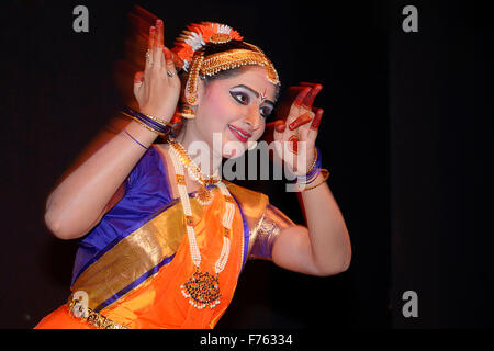 Frau darstellende Bharatanatyam Tanz Indien Herr #791b Stockfoto