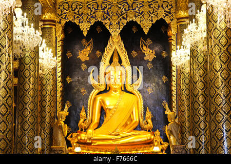 Phra Buddha Chinnarat Phra Si Rattana Mahathat Tempel, Provinz Phitsanulok, Thailand. (Tempel für die Öffentlichkeit zugänglich zu sehen. Allo Stockfoto