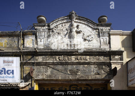 Altes Haus, lakshmi-Statue, jamnagar, gujarat, indien, asien Stockfoto