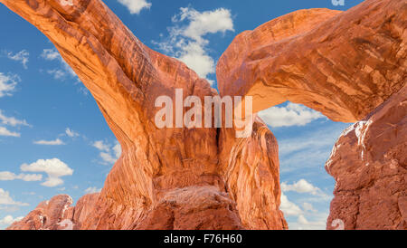 Double Arch im Arches National Park, USA. Stockfoto