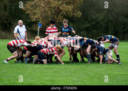Hochschulsport, UK - Herren Rugby Union scrum Stockfoto