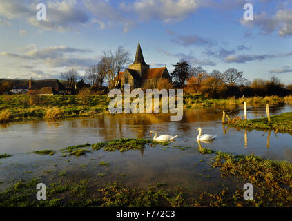 St. Andreas-Kirche und der Fluß Cuckmere. Touristenort. West Sussex. England. VEREINIGTES KÖNIGREICH. Europa Stockfoto