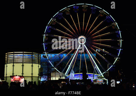 LEIPZIG, Deutschland-Dezember 21, 2014: Weihnachtsmarkt im historischen Zentrum von Leipzig Abend Stockfoto