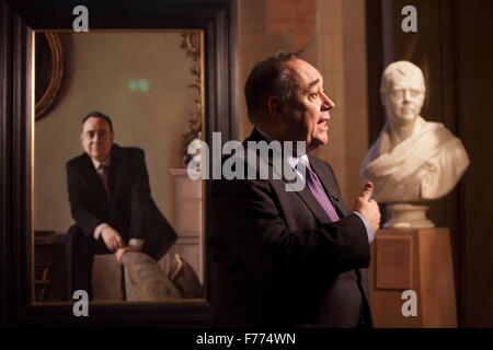 Edinburgh, UK. 26. November 2015. Ein Porträt des RT Hon Alex Salmond MP MSP Displays auf die Scottish National Portrait Gallery in dieser Woche. Das Porträt war Teil einer Gruppe von vierzehn Werke von Gerard M Burns gemalt. Abgebildete Alex Salmond. Pako Mera/Alamy Live-Nachrichten. Stockfoto