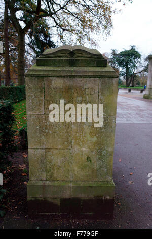 KENOTAPH SOTHAMPTON "UNSERE GLORREICHEN TOTEN: IHR NAME LEBT FÜR IMMER" Stockfoto