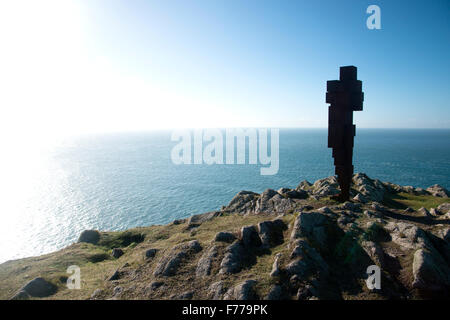 Antony Gormley Skulptur Daze IV (2015), Teil der LAND-Serie, Sand über den Teufel Brennofen auf Lundy Island Stockfoto